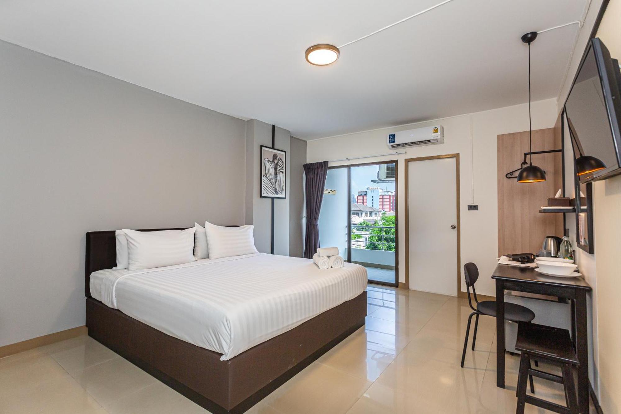 Ck2 Hotel Bangkok Exterior photo