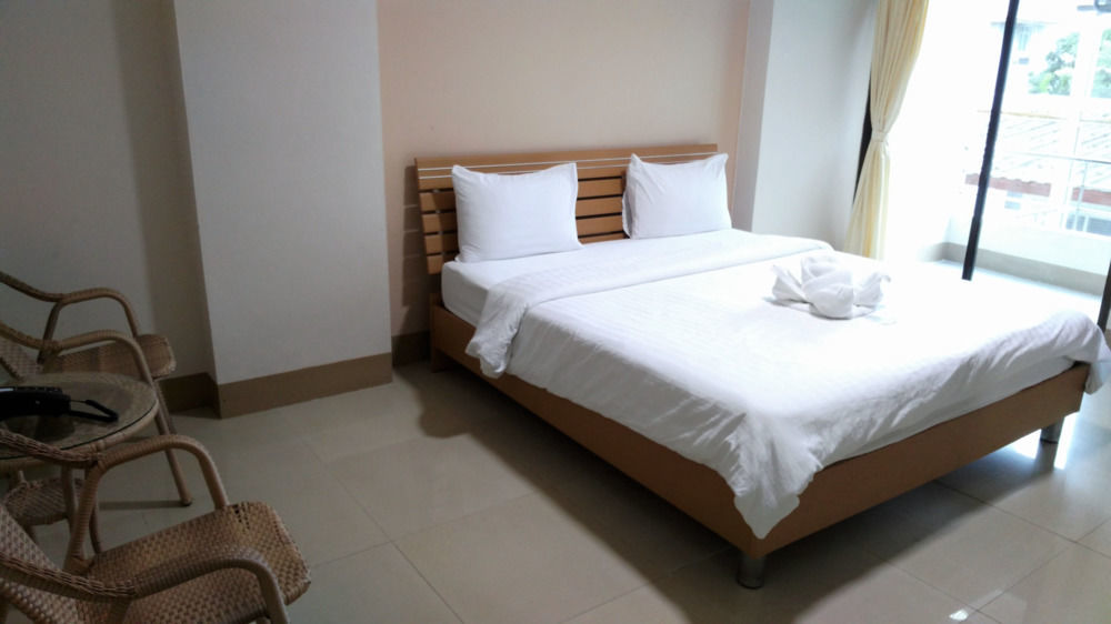 Ck2 Hotel Bangkok Exterior photo